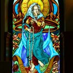 Witraże  sakralne figuralne - Matka Boża Różańcowa