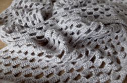 Ażurowy szalik
