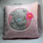 Poduszka "Miś z różowym kwiatkiem" - poduszka , teofano atelier