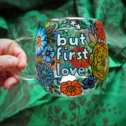 Ręcznie malowany szklany kubek LOVE blue