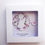 Kartka z aniołkiem-dziewczynką na Chrzest - Pamiątka Chrztu w pudełku z szybką