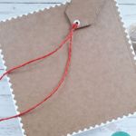 Kartka świąteczna z uroczym szopem - Tył kartki i tył etykietki