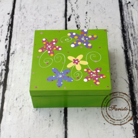 pudełko zielone kwiaty