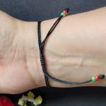 Bransoletka na sznurku Frida w czerwonym z koralików Preciosa - Bransoletka na sznurku Frida w czerwonym z koralików Preciosa