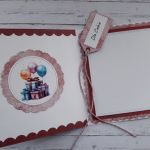 Kartka urodzinowa z tortem 2, dla kobiety - Wnętrze kartki i przód etykietki