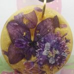 "Ulotność" naszyjnik handmade z kwiatami - zbliżenie