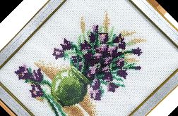 Obraz Haftowany Ręcznie – Kwiaty w Zielonym Wazonie 24x20 cm