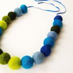 Długie korale z filcu Hand Made - 
