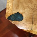 Stolik plaster drewna dąb + niebieska żywica - 