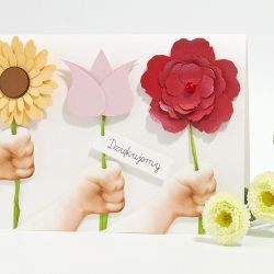 Kartka podziękowanie dla nauczycielki od przedszkolaków "Kwiaty w dłoniach" personalizowana
