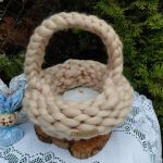 Koszyk z grubej wełny dziany metodą giant knitting - 