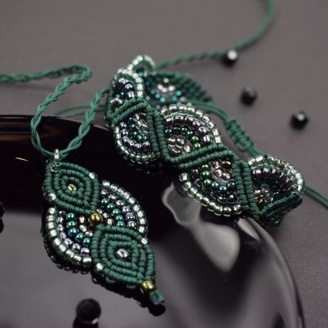 Komplet biżuterii butelkowa zieleń i srebro - bransoletka i naszyjnik