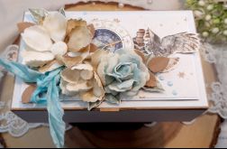 Pudełko na kawę z kwiatami