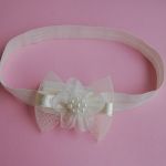 Opaska niemowlęca - "Kokardka w złamanej bieli" - 