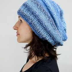 Czapka - beret w odcieniach niebieskiego