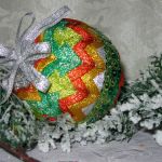 Brokatowo cekinowa bombka - 