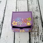 fioletowa toaletka kwiaty - spersonalizowany prezent dla dziecka