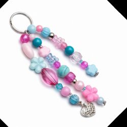 Niebiesko różowy breloczek z serduszkiem