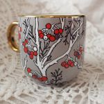 Ręcznie malowany porcelanowy kubek JARZĘBINA - dla miłośnika przyrody