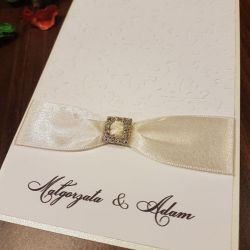 Kartka ślubna z tłoczonym wzorem