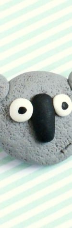 MIŚ KOALA broszka przypinka z modeliny