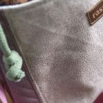 Welurowa listonoszka z kominem w panterkę - 