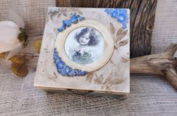 Romantyczne pudełko Vintage Girl – ręcznie zdobione decoupage