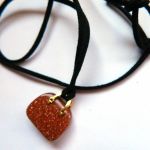 Złocisty piasek pustyni, oryginalny wisiorek - torebka - 