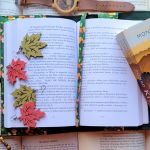 Wodoodporne etui na książkę: liski na zielonym - 