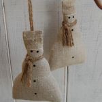 Lniane bałwanki w czapach - 