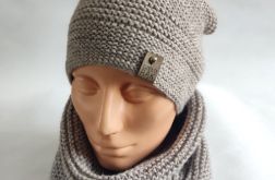 Komplet ręcznie robiony na drutach, beżowy melanż.