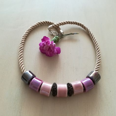 Naszyjnik z ceramiki - róż i fiolet