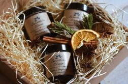 ZESTAW TRZECH ŚWIEC SOJOWYCH O KORZENNO-ZIMOWYM ZAPACHU