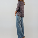 Czekoladowy sweter damski zygzak - 