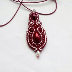 Naszyjnik-wisior sutasz Bordowy