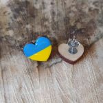 Dla UKRAINY! Kolczyki serca z flagą Ukrainy  - 3