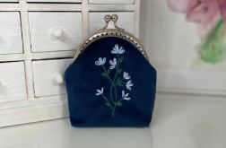 Portmonetka welurowa damska Kwiat lnu haftowana ręcznie