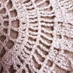 serwetka szydełkowa biała z srebrną nitką - serwetka szydełkowa