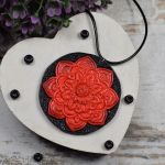 Wisiorek Czerwona Mandala - czerwona mandala