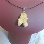 Naturalny korzeń korala, matowy koral gąbczasty - wisiorek - 