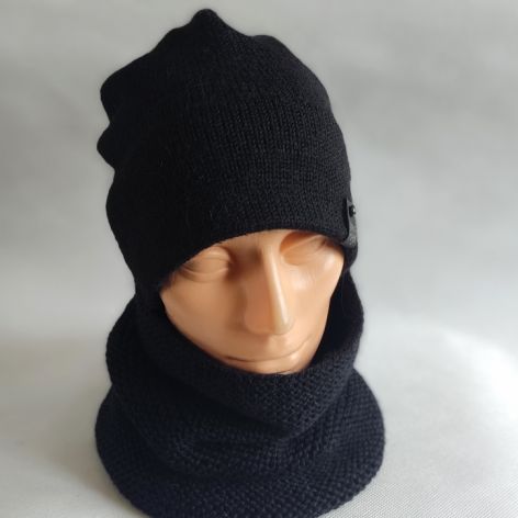 Komplet ręcznie robiony na drutach z alpaką, czarny.