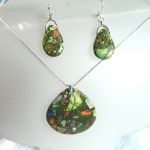 Zielony jaspis cesarski z pirytem, wisiorek, kolczyki, łańcuszek - zestaw biżuterii - 