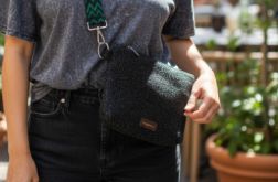 Grafitowa pleciona kopertówka