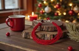 Czerwona zaplątana bransoletka