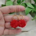 Czerwone kolczyki kwiaty na wesele dla druhny - czerwone kwiaty