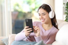 Poznaj lepiej Empik Go i ciesz się bogatym wyborem audiobooków po polsku! Poznaj lepiej Empik Go i ciesz się bogatym wyborem audiobooków po polsku!