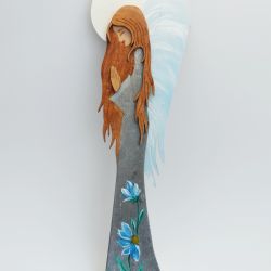 Anielica w srebrnej sukni