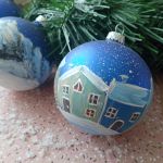 Ręcznie malowana bombka 8 cm granat - Bombka domki