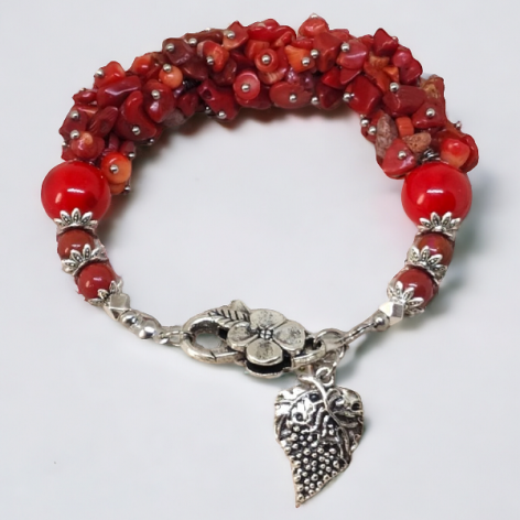 Bransoletka Boho z czerwonych korali 