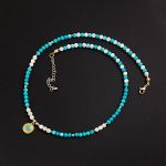 Naszyjnik biało niebieski. - Naszyjnik biało niebieski.